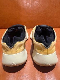 Yeezy size 6