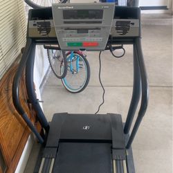 NordicTrack C2000 Treadmill