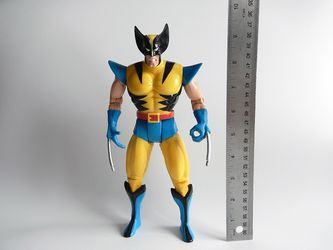 X-Men 10” tall Wolverine Deluxe Edition by Toy Biz _ large giant action figure