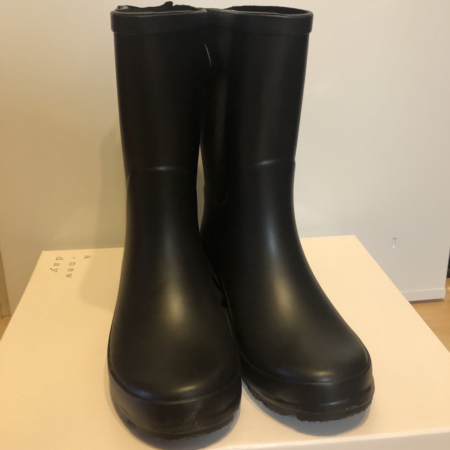 Women’s Vicki Mid Calf Rubber Rainboots 7Wide