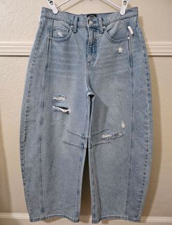 Scoop Light Wash Distressed Barrel Jeans