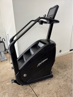 Life Fitness Powermill 95s Stairmaster With 16" Touchscreen ($10,000 New!)