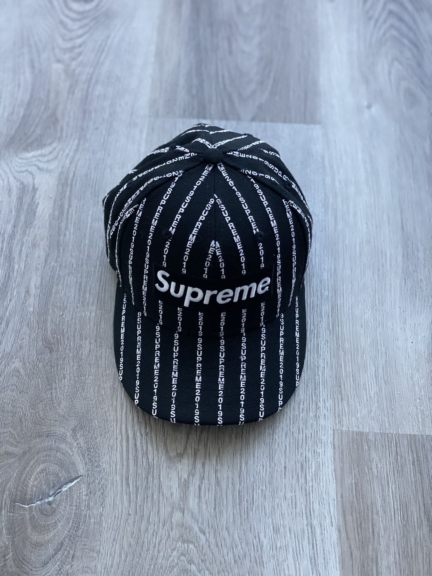 SUPREME×New Era Text Stripe New Era cap