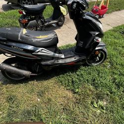 2011 Tao Moped