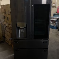 LG 22.5 cu. ft. InstaView Door-in-Door Counter-Depth Refrigerator with Craft Ice