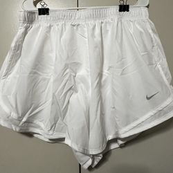 Women’s Nike Shorts XL