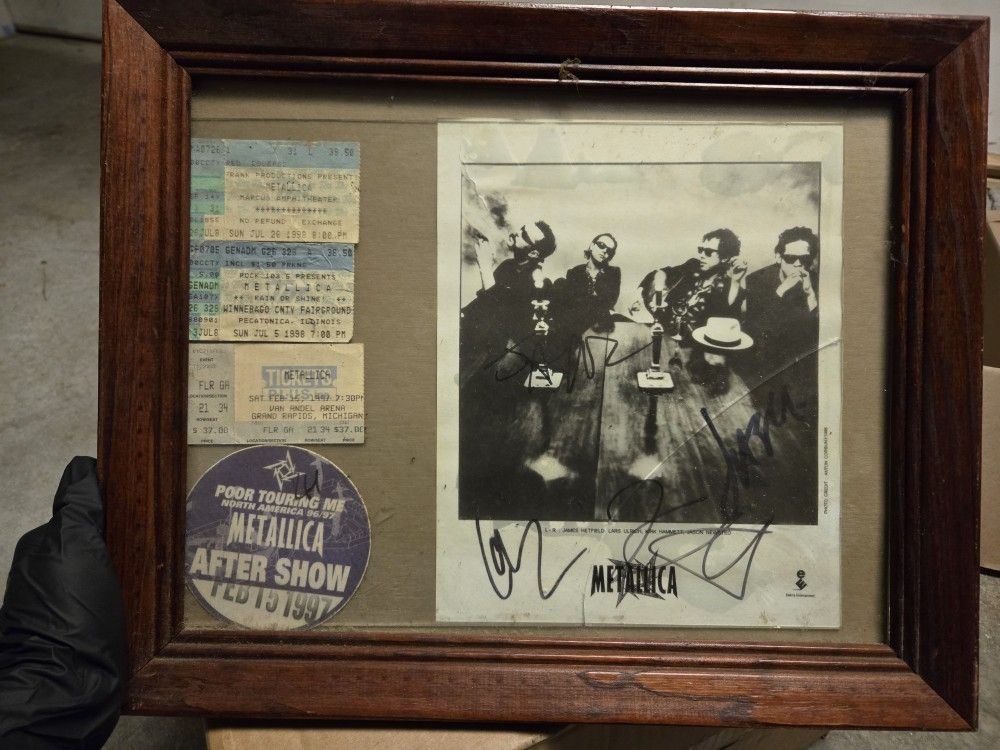 autographs of Metallica 1(contact info removed) 4 tickets to concerts 1(contact info removed)
