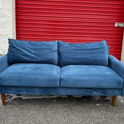 Blue Velvet Sofa *FREE DELIVERY 🚚 