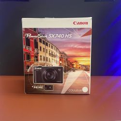 Canon Powershot SX740 HS With Bonus Bag 