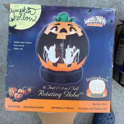 Ghost Halloween Globe