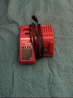 Milwaukee M18 Charger