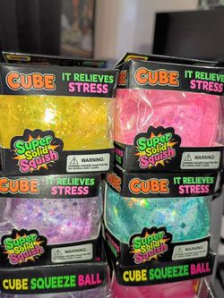 Cube squeeze  glitter