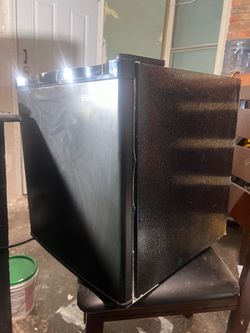 Mini fridge