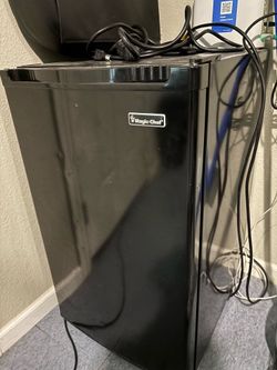 Selling mini fridge and clippers