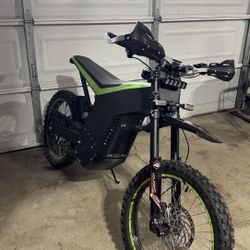 Begode ES electric dirt bike (62 MPH !!! and 62mile range )