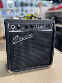 FENDER SQUIER SP-10 GUITAR AMPLIFIER USED
