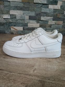 Nike force size 7Y in good condition