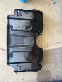 Black Metal Vehicle Skid Plate tacoma