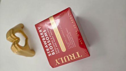 Truly Strawberry Blossoms Exfoliating Body Pads