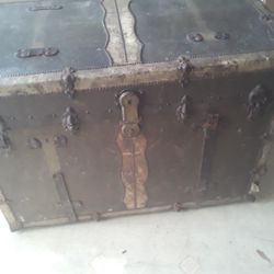 1800s antique chest