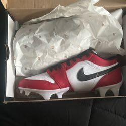 Chicago Jordan Cleats looking to trade or Sell them (Trade would be with like dark blue cleats or nike untouchable light blues or black)