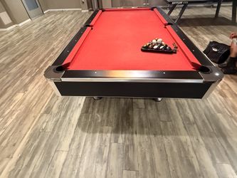 Pool Table 8ft Like New
