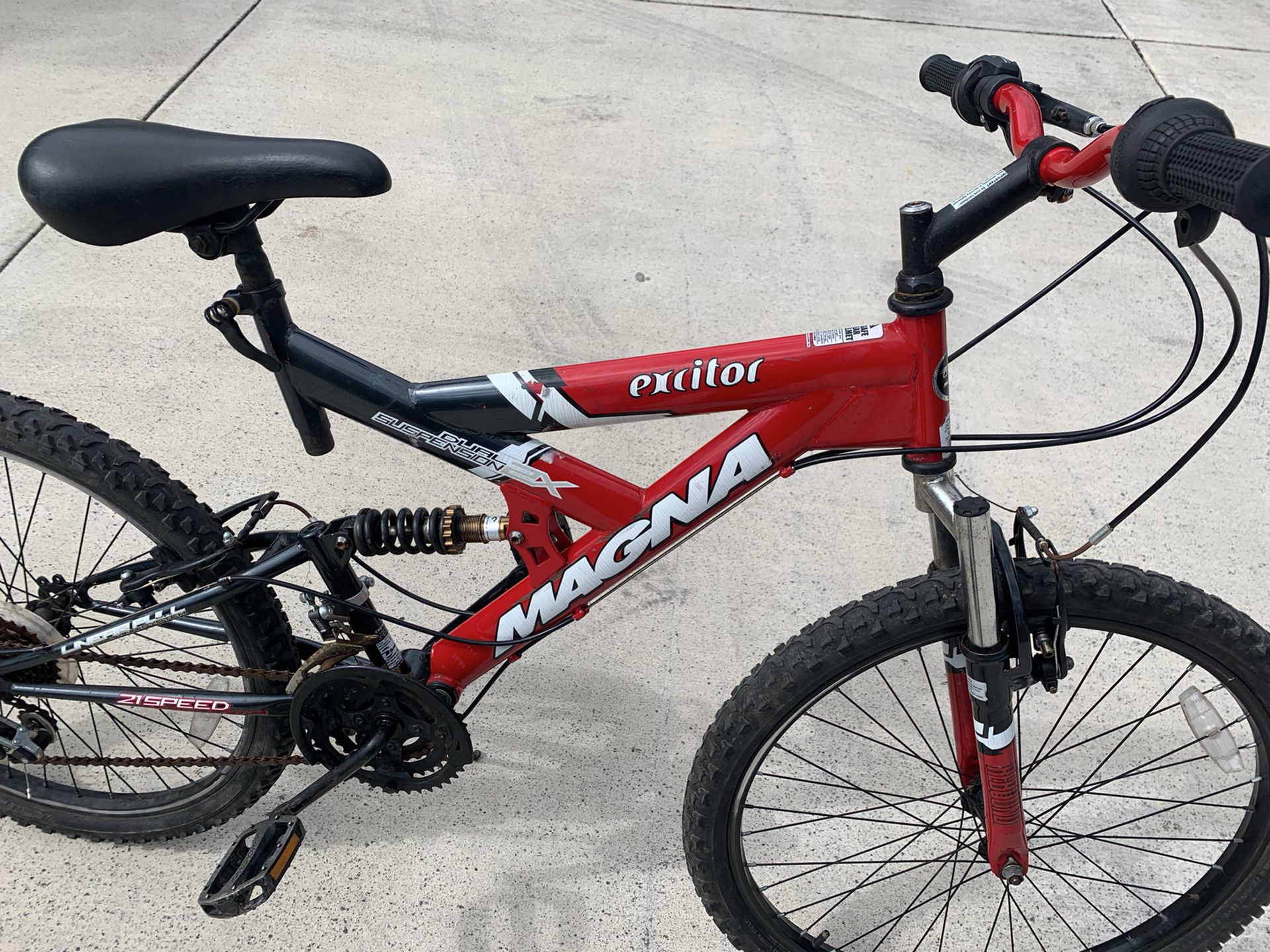 Magna mountain bike 24” dual suspension