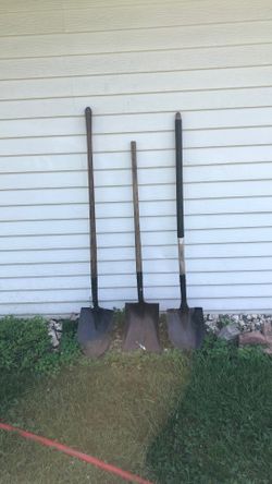 Lots of three shovels