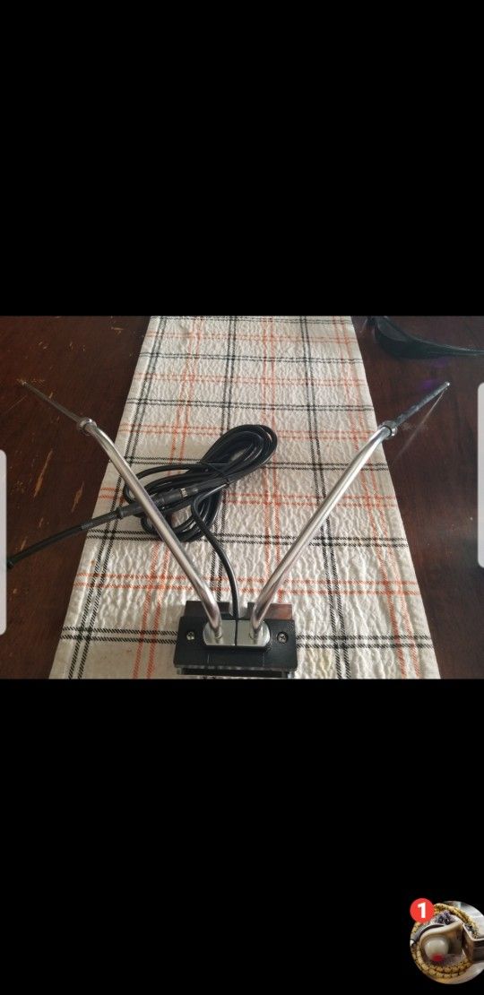 Vintage Rabbit ears Antennas 