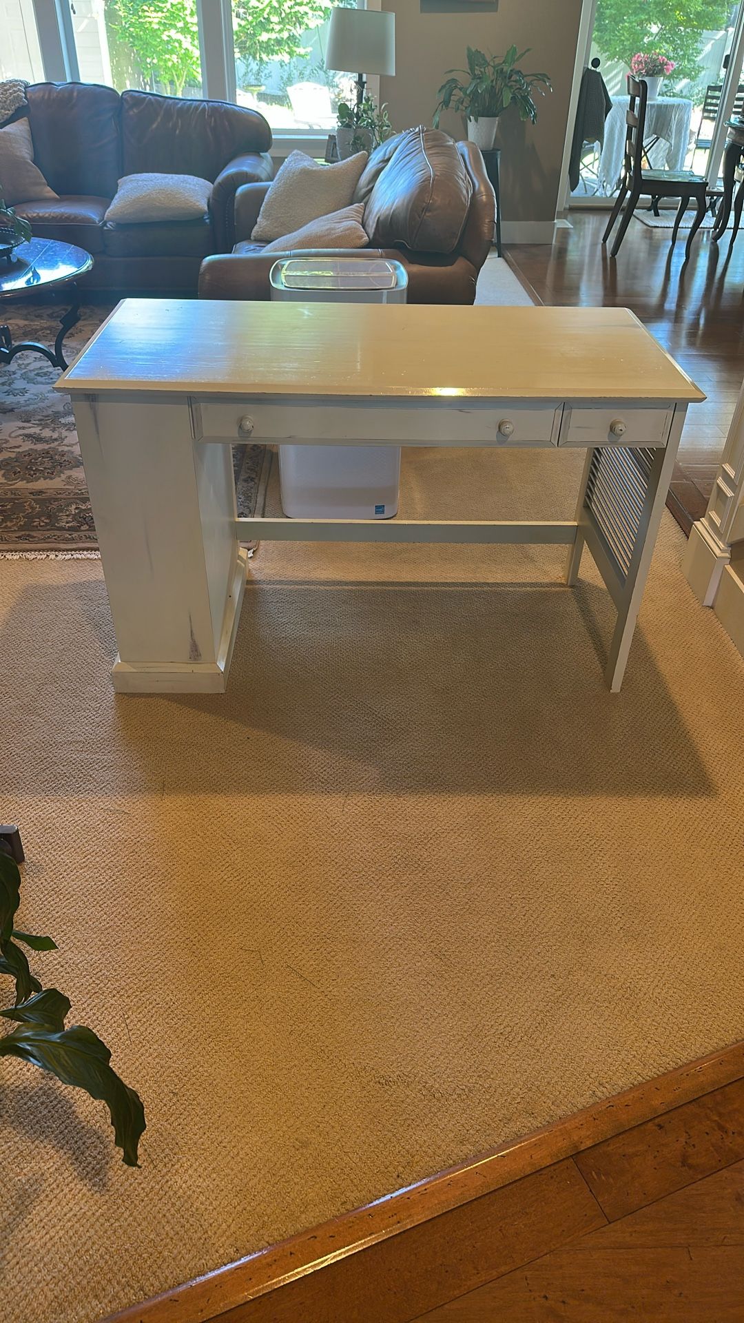 Pier one imports desk