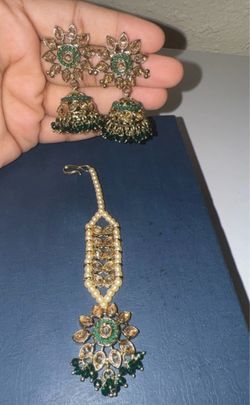 Indian Jhumka Earrings and Maang Tikka Set