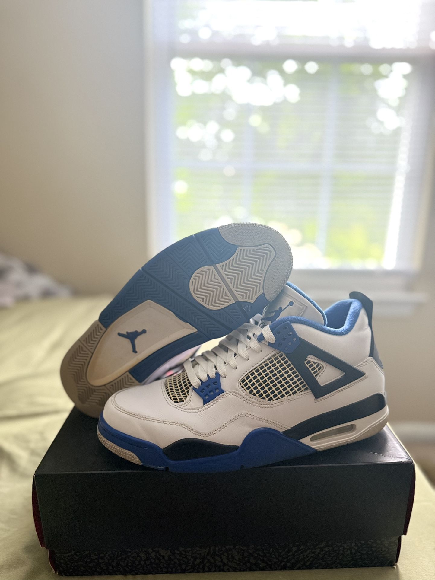 Air Jordan 4