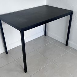 Desk/table