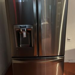 DM for delivery Refrigerator Fridge Kenmore Black Stainless