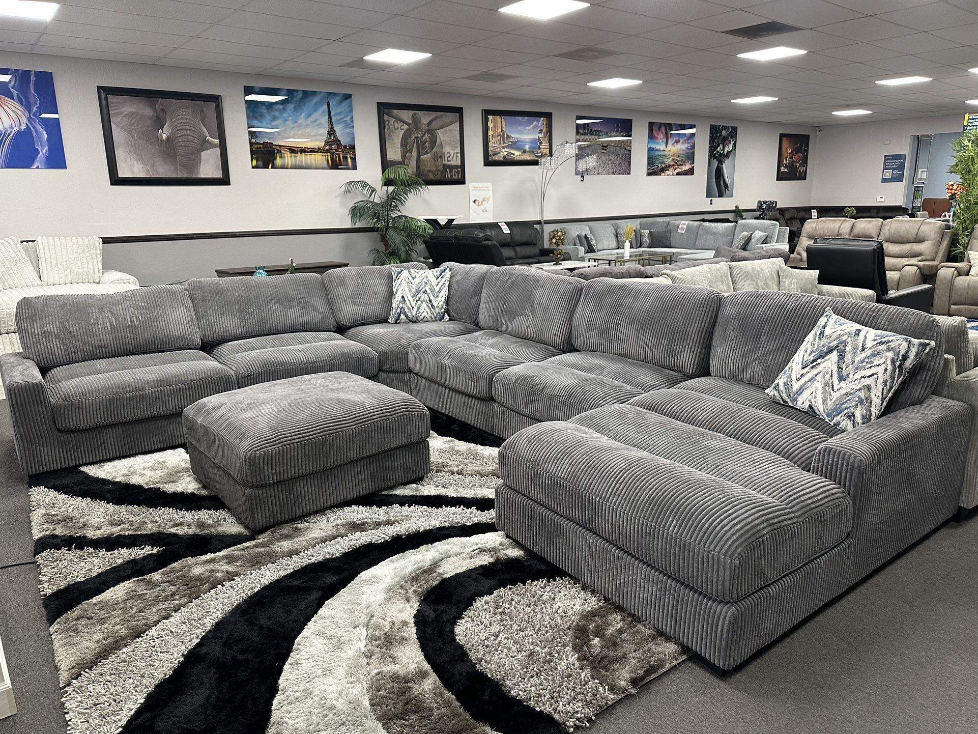 Gray Sofa Sectional w/ Free Ottoman