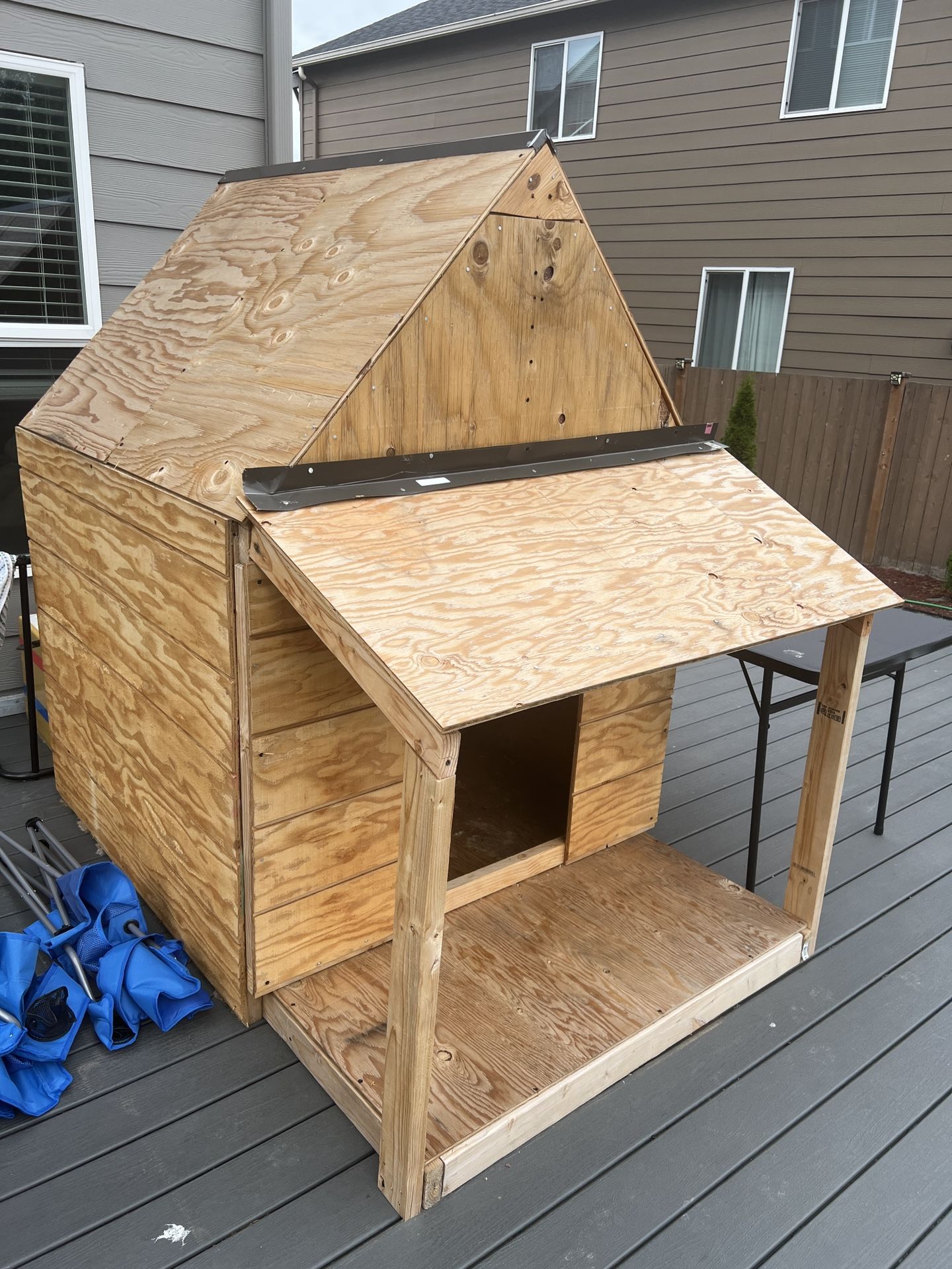 Heavy Duty Insulated Dog House