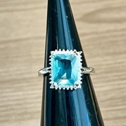 Sliver Ring With Gem 