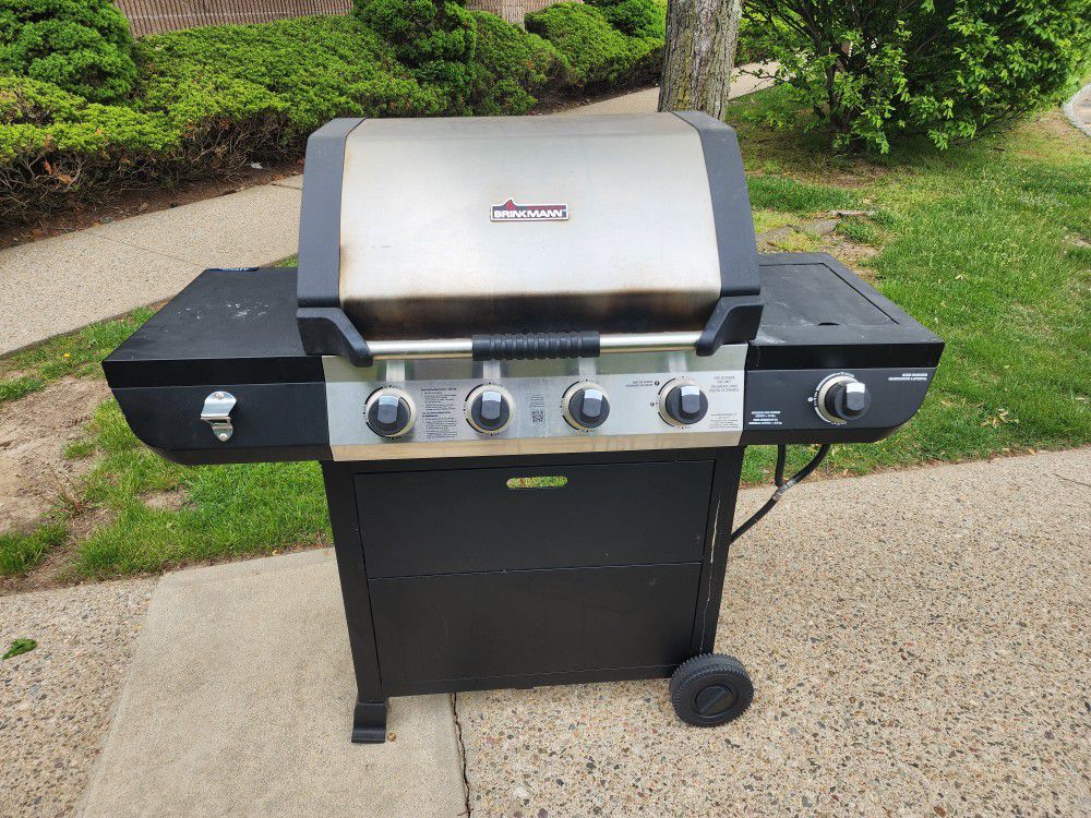 Brinkman propane grill In Very Good Condition 