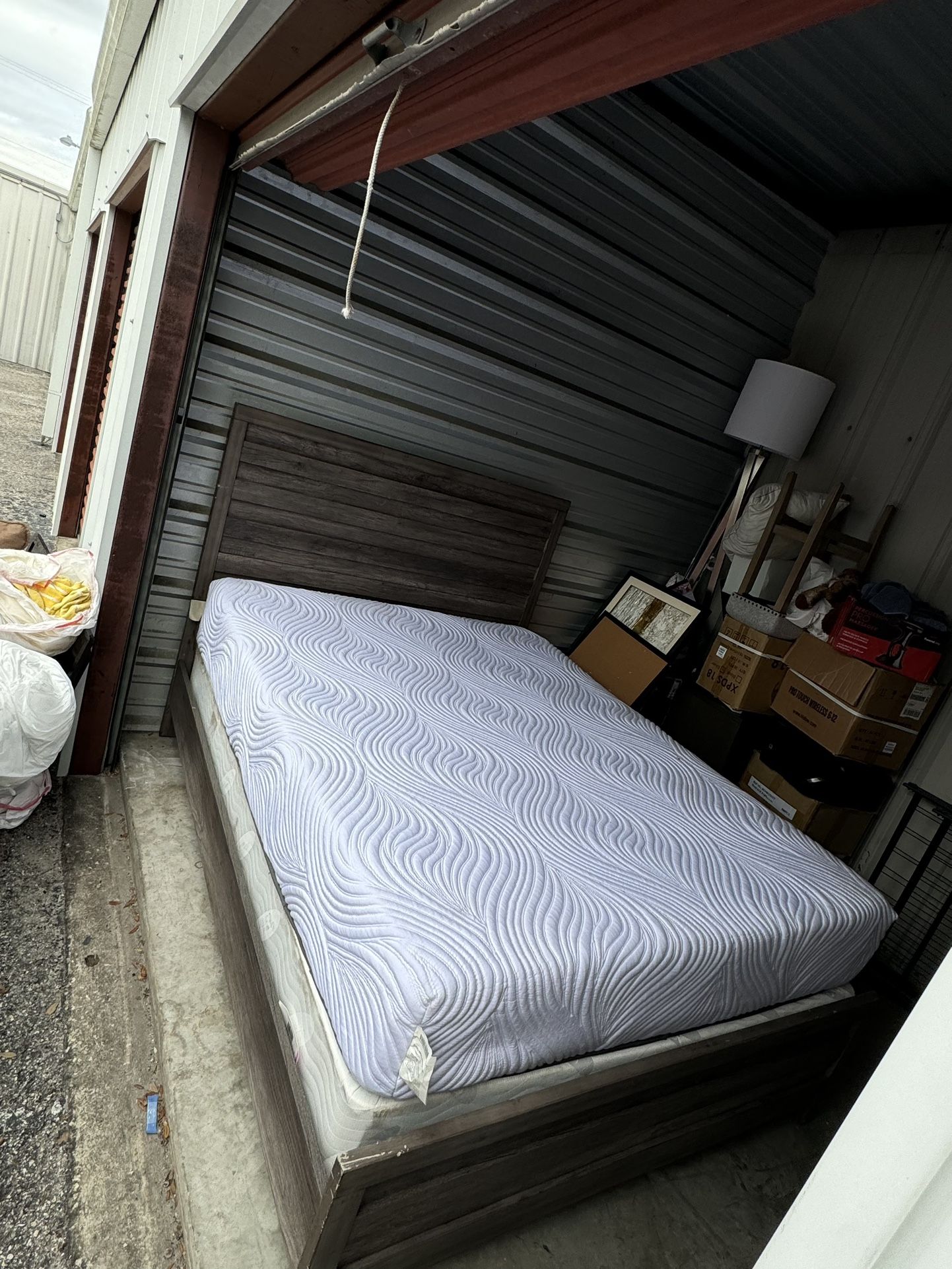 ‼️Queen Luxury Mattress With Box spring And Bed Frame. 