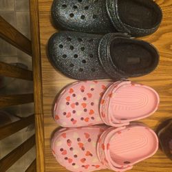 Women's Crocs 2 Pairs