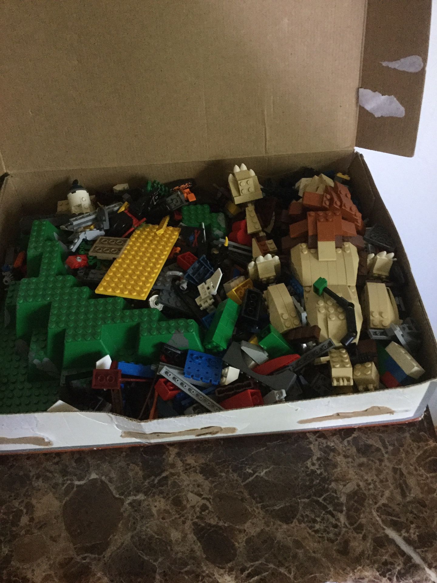 Assorted legos