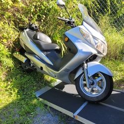 2005 Suzuki Burgman 400 Scooter Cruiser $1800