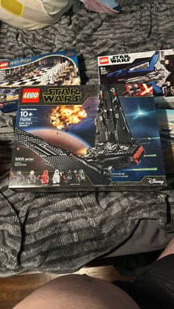 Retired Kylo ren shuttle Lego set 75256