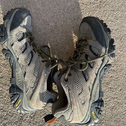 Merrell Moab 2 Vent Hiking Shoes, size 8
