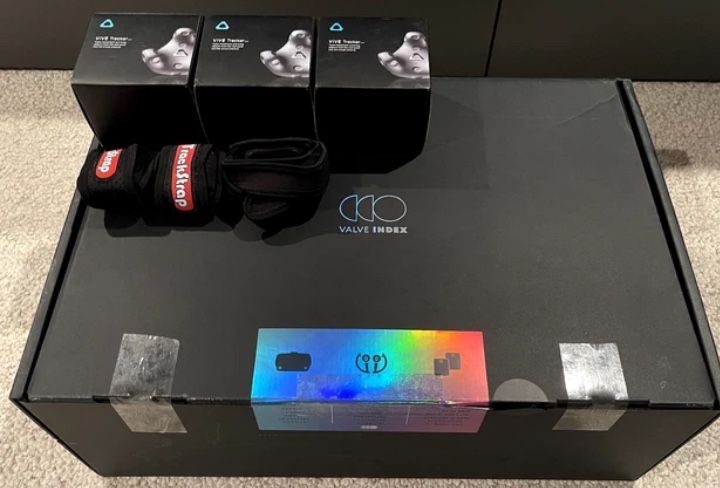 Steam Index VR Full Kit w/ 3 VIVE Trackers 3.0 w/ Belts & 3 Base Stations 2.0