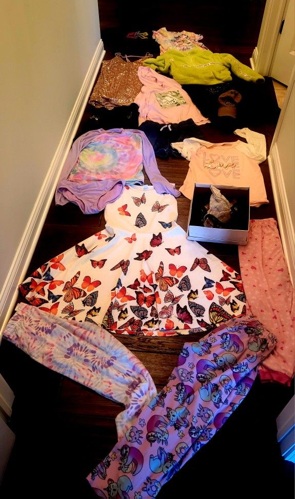 17 Pieces Bundle Of Girl Clothes Size 14-16