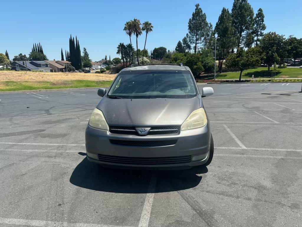2004 Toyota Sienna