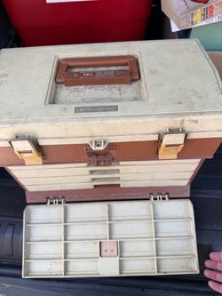Fish tackle box vintage plano 575