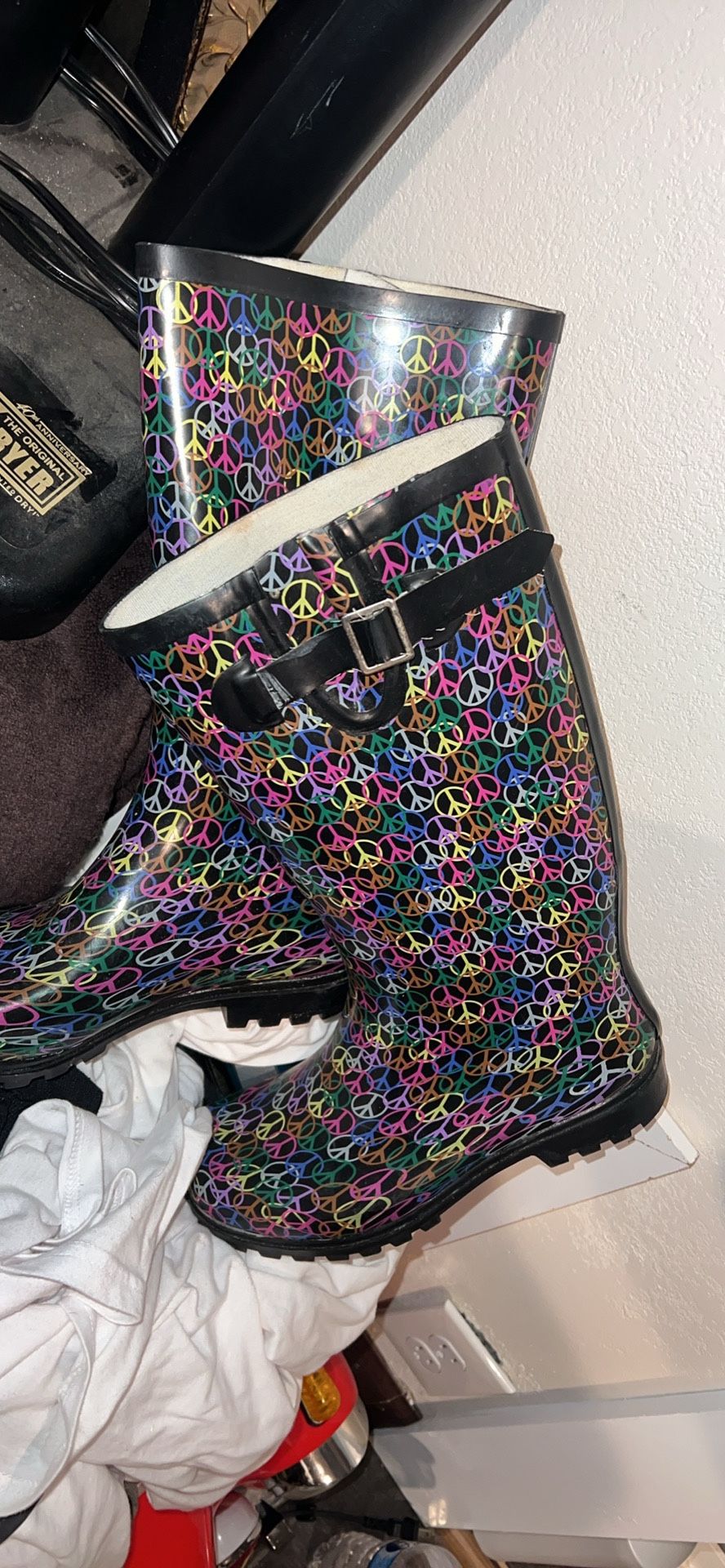 Women Rain Boots Size 8 Like New