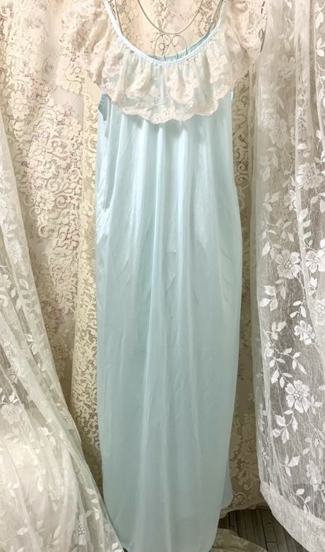 Vintage 70s Deena women's long nightgown dress